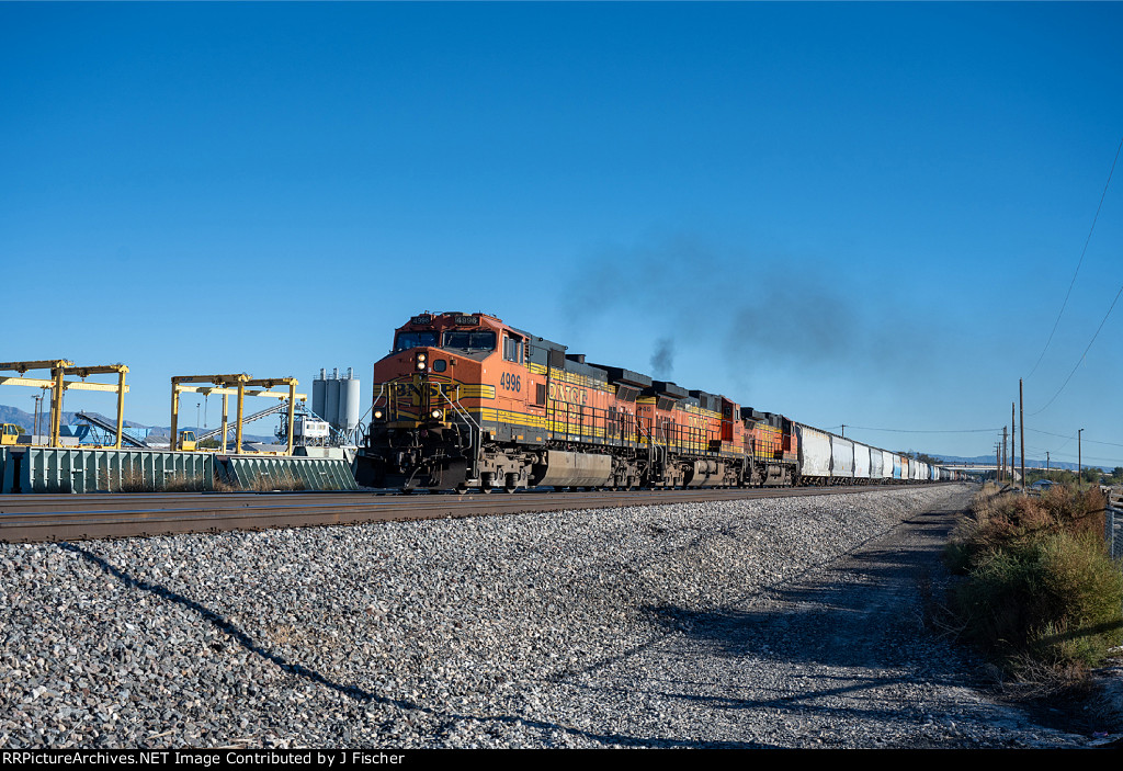 BNSF 4996